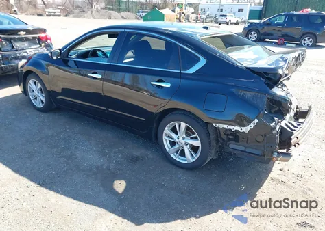 2015 Nissan Altima 2.5 Sv z USA, uszkodzony, nr VIN 1N4AL3AP8FC256750